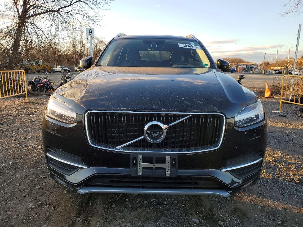 2017 VOLVO XC90