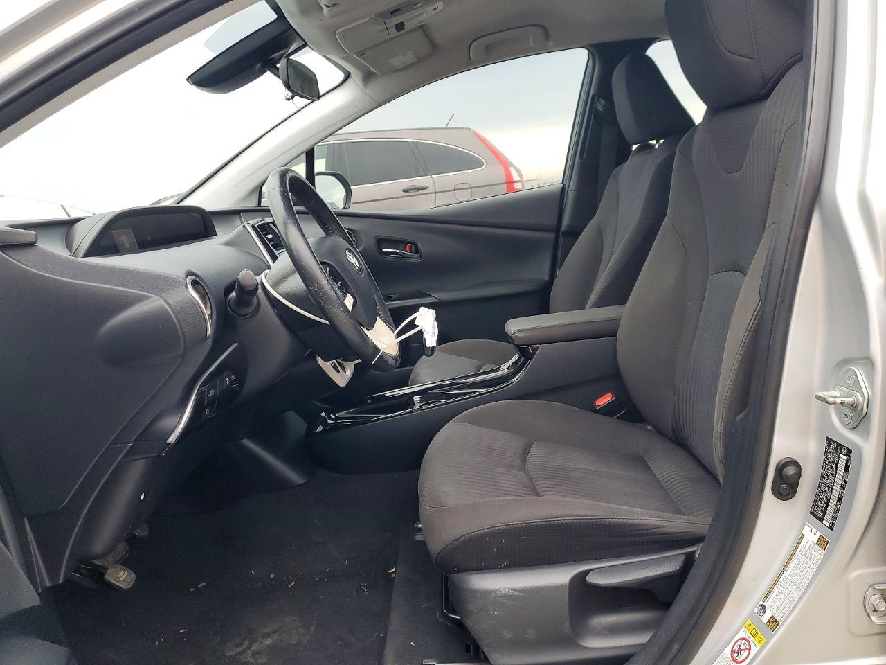 2017 TOYOTA PRIUS
