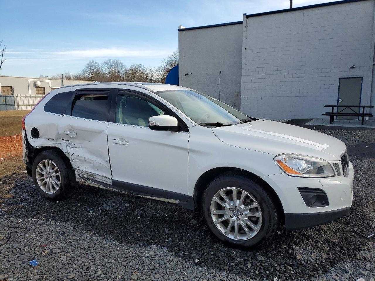 2010 VOLVO XC60