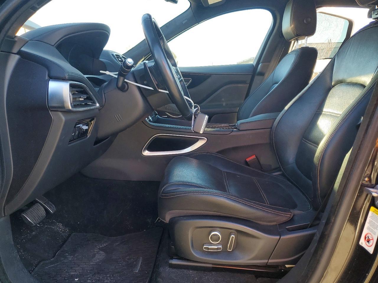2019 JAGUAR F-Pace