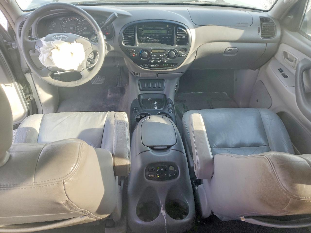 2005 TOYOTA Sequoia