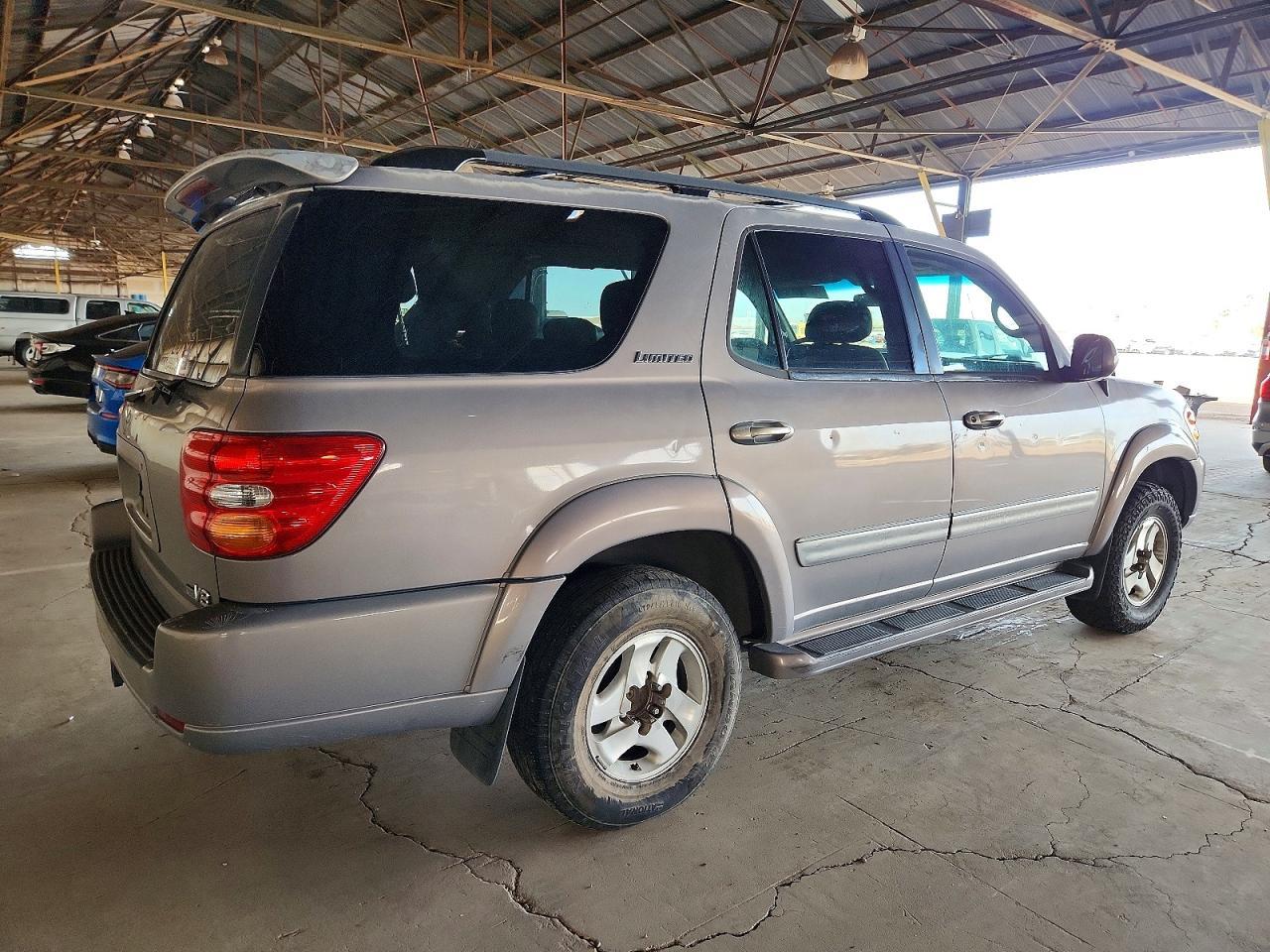 2001 TOYOTA Sequoia