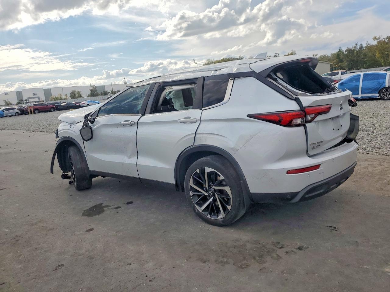 2022 MITSUBISHI outlander