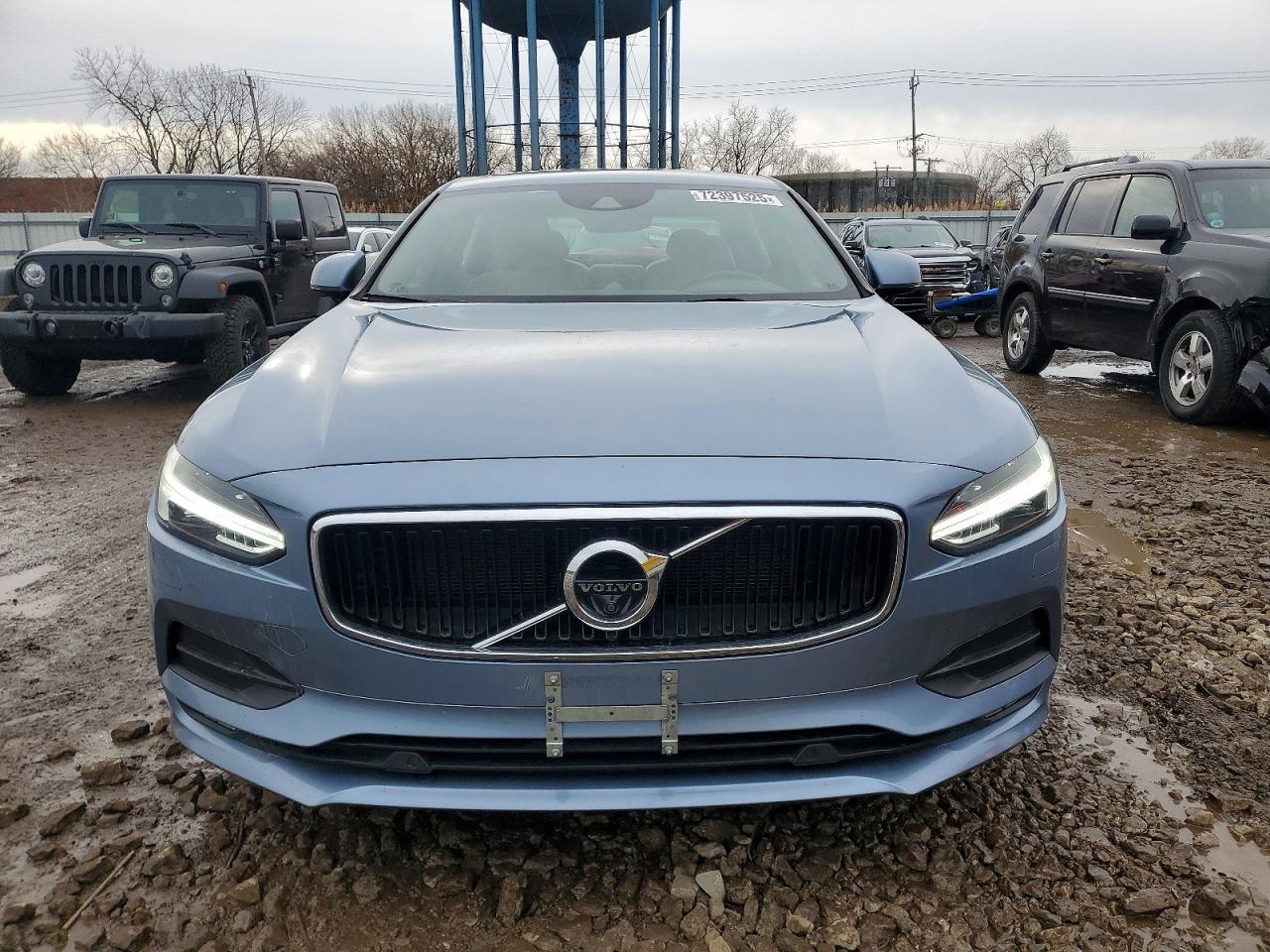 2018 VOLVO S90