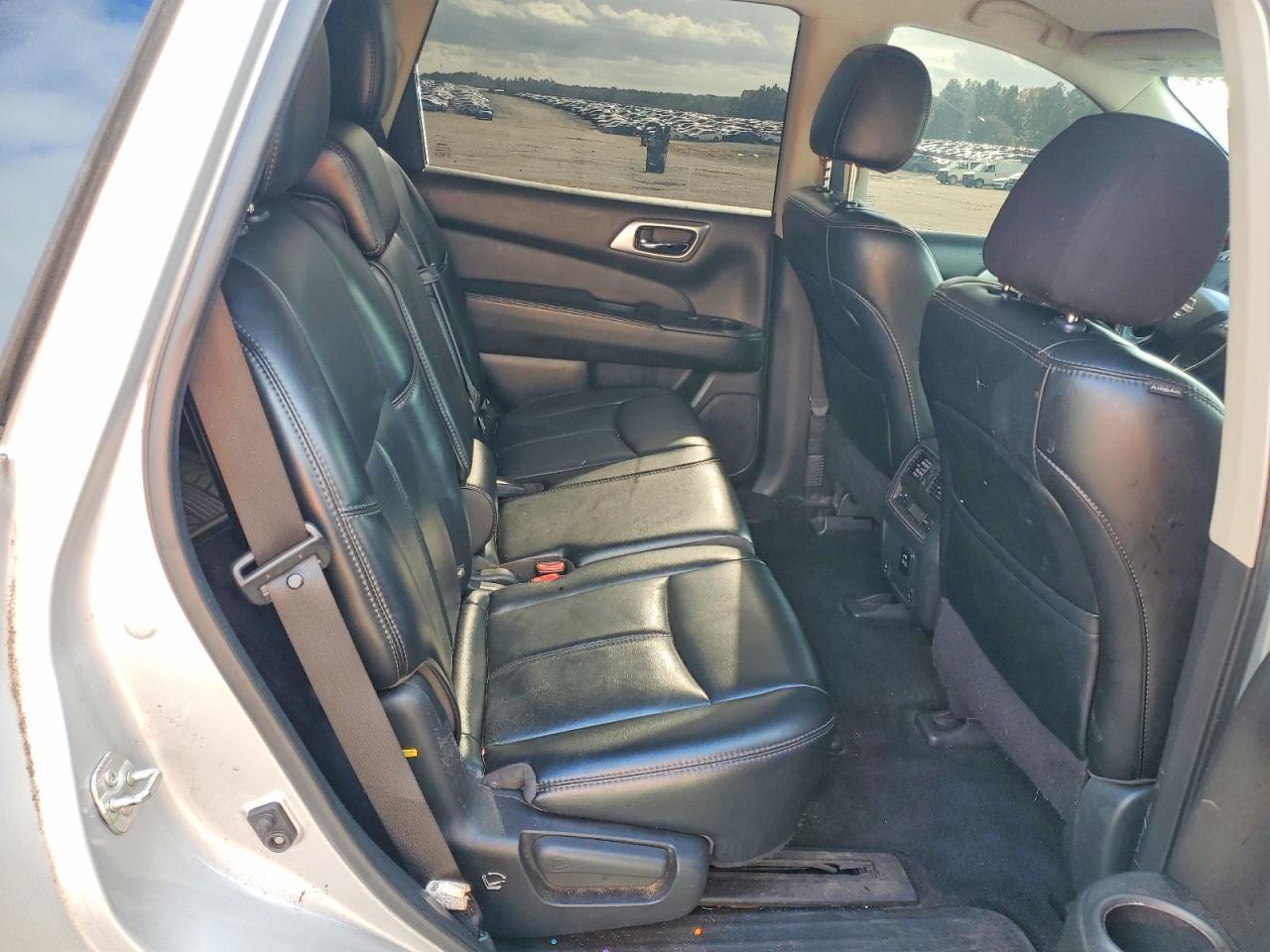 2017 NISSAN PATHFINDER