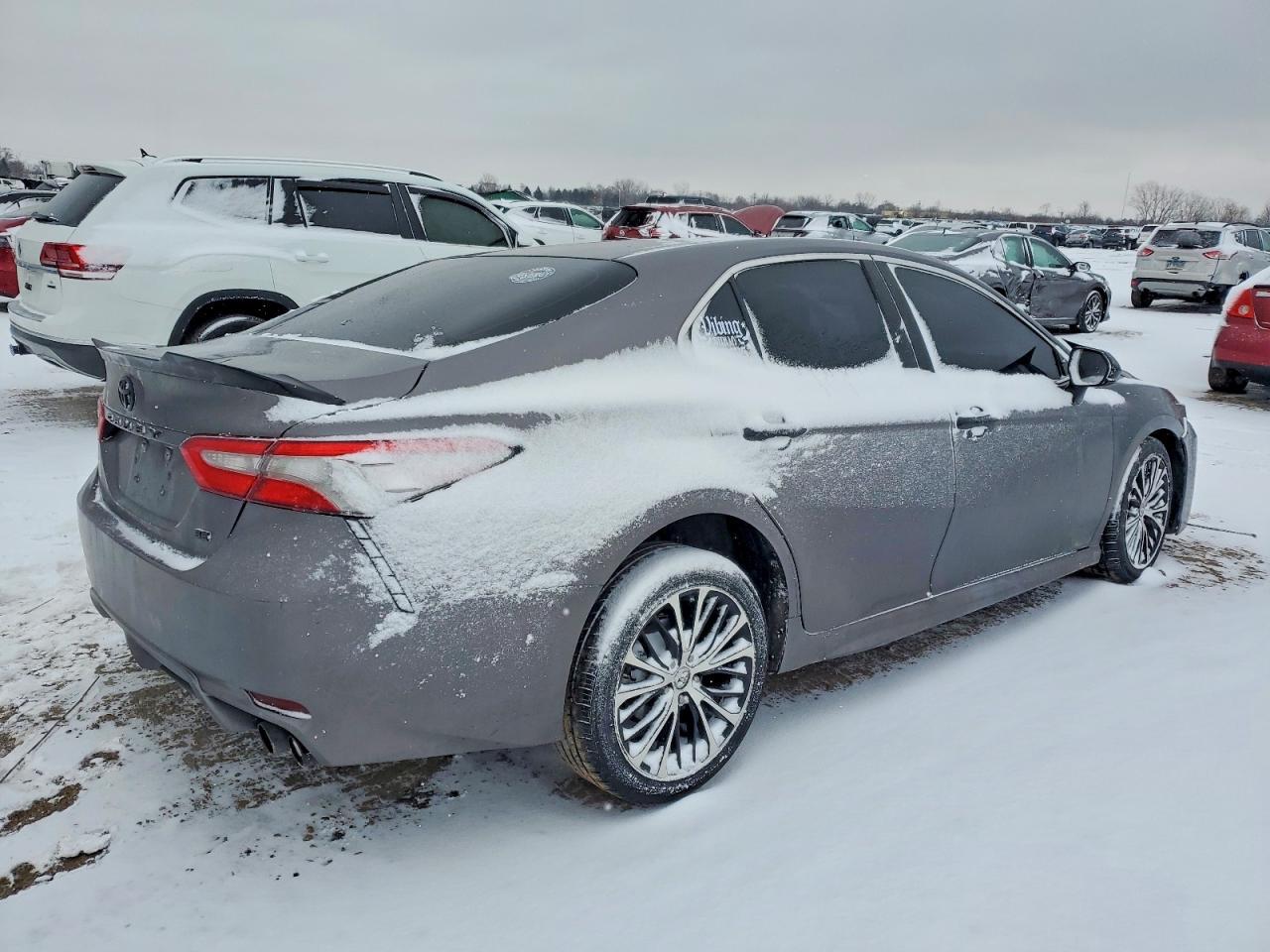 2018 TOYOTA CAMRY