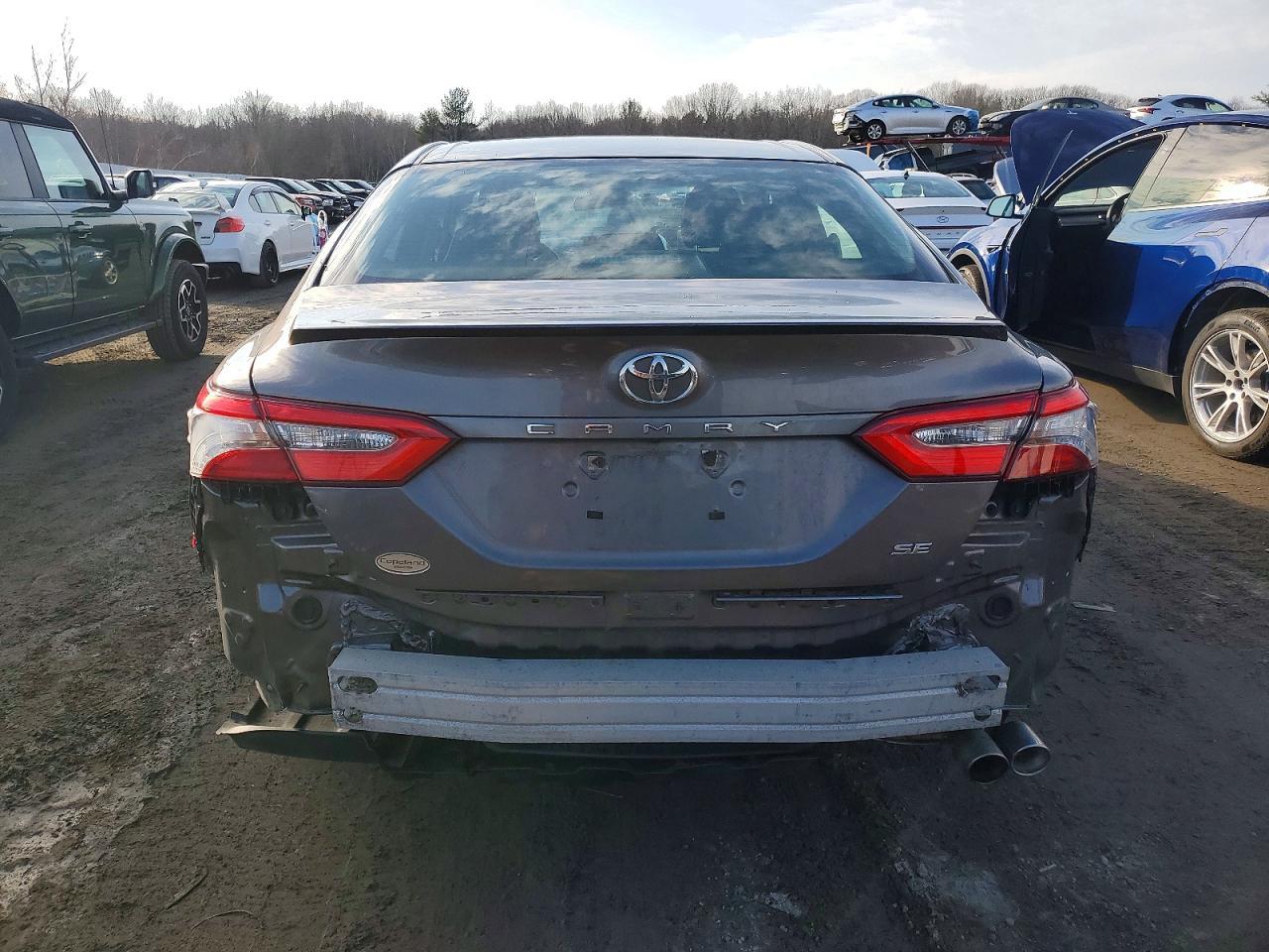 2018 TOYOTA CAMRY