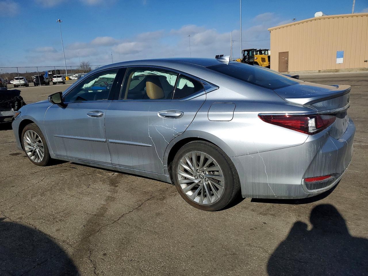 2023 LEXUS ES 300H