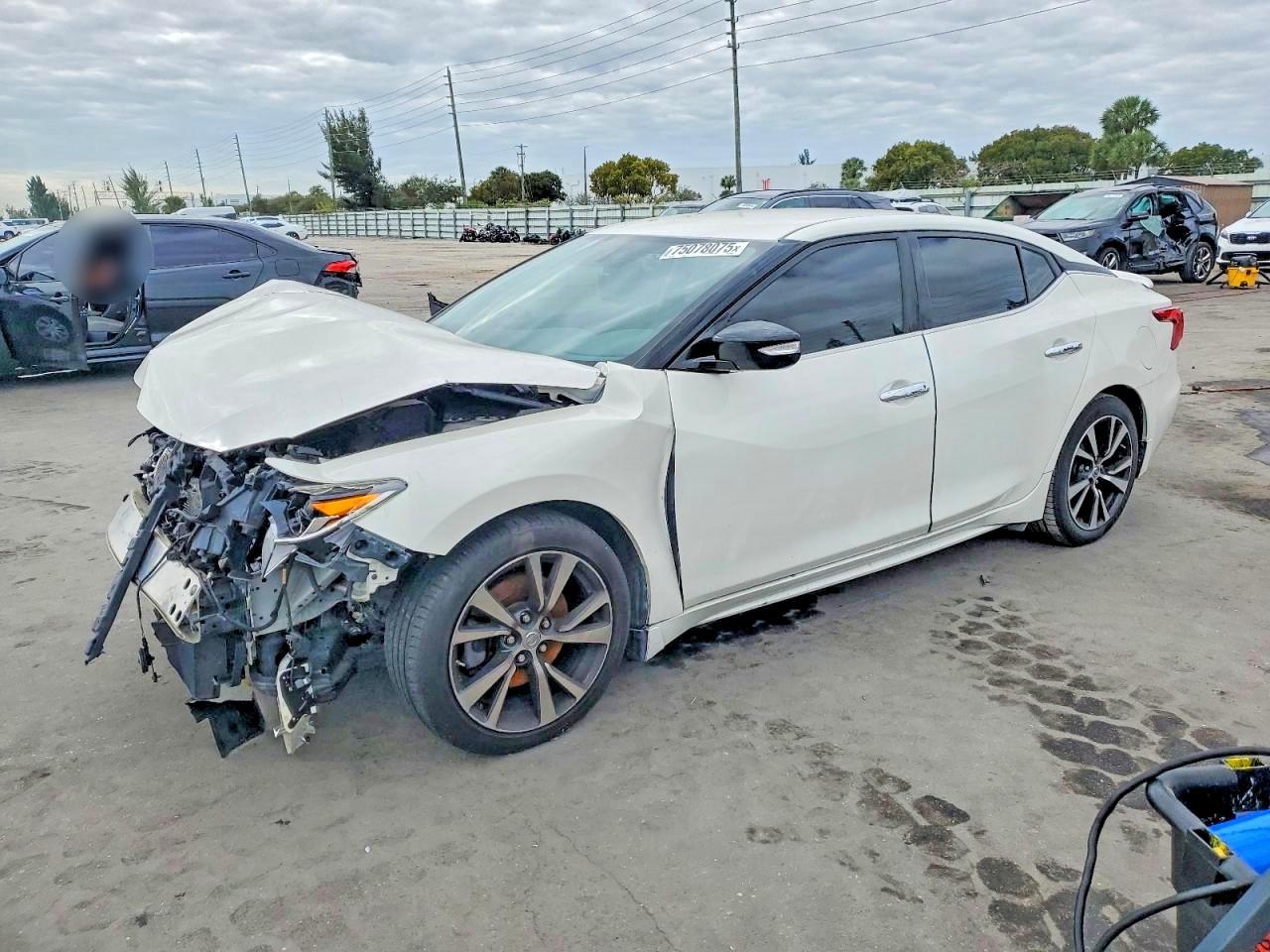 2016 NISSAN Maxima