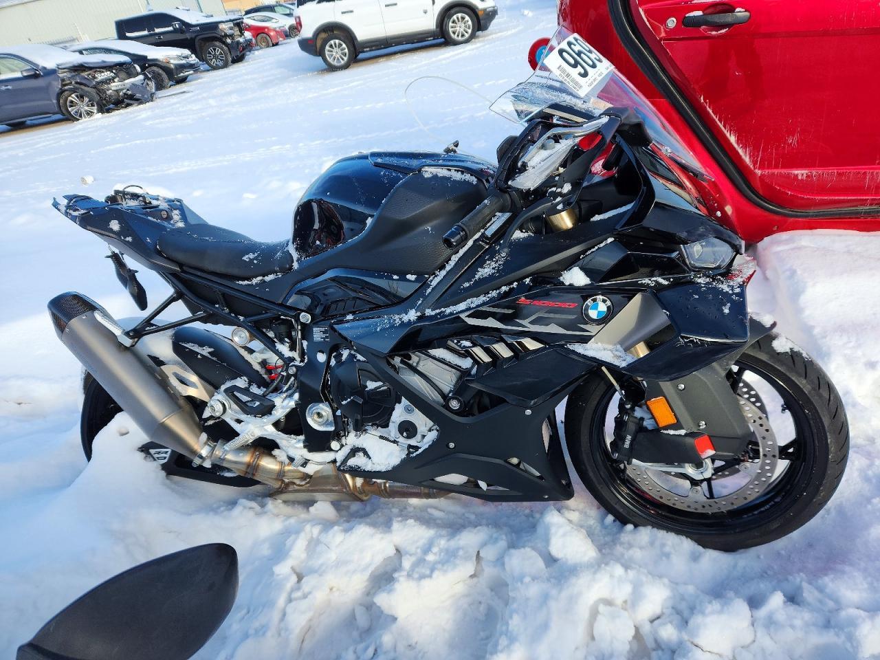 2025 BMW S 1000
