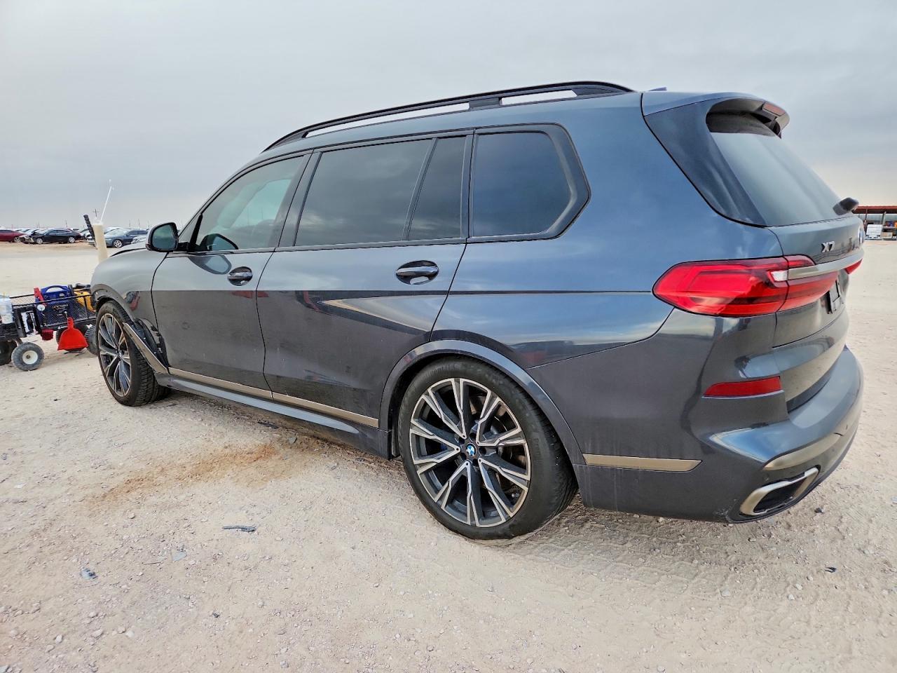 2022 BMW X7