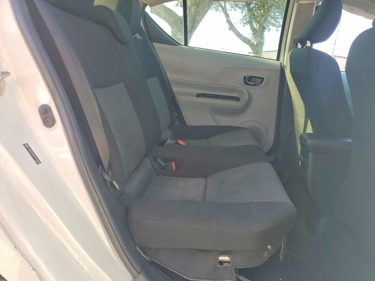 2013 TOYOTA Prius c