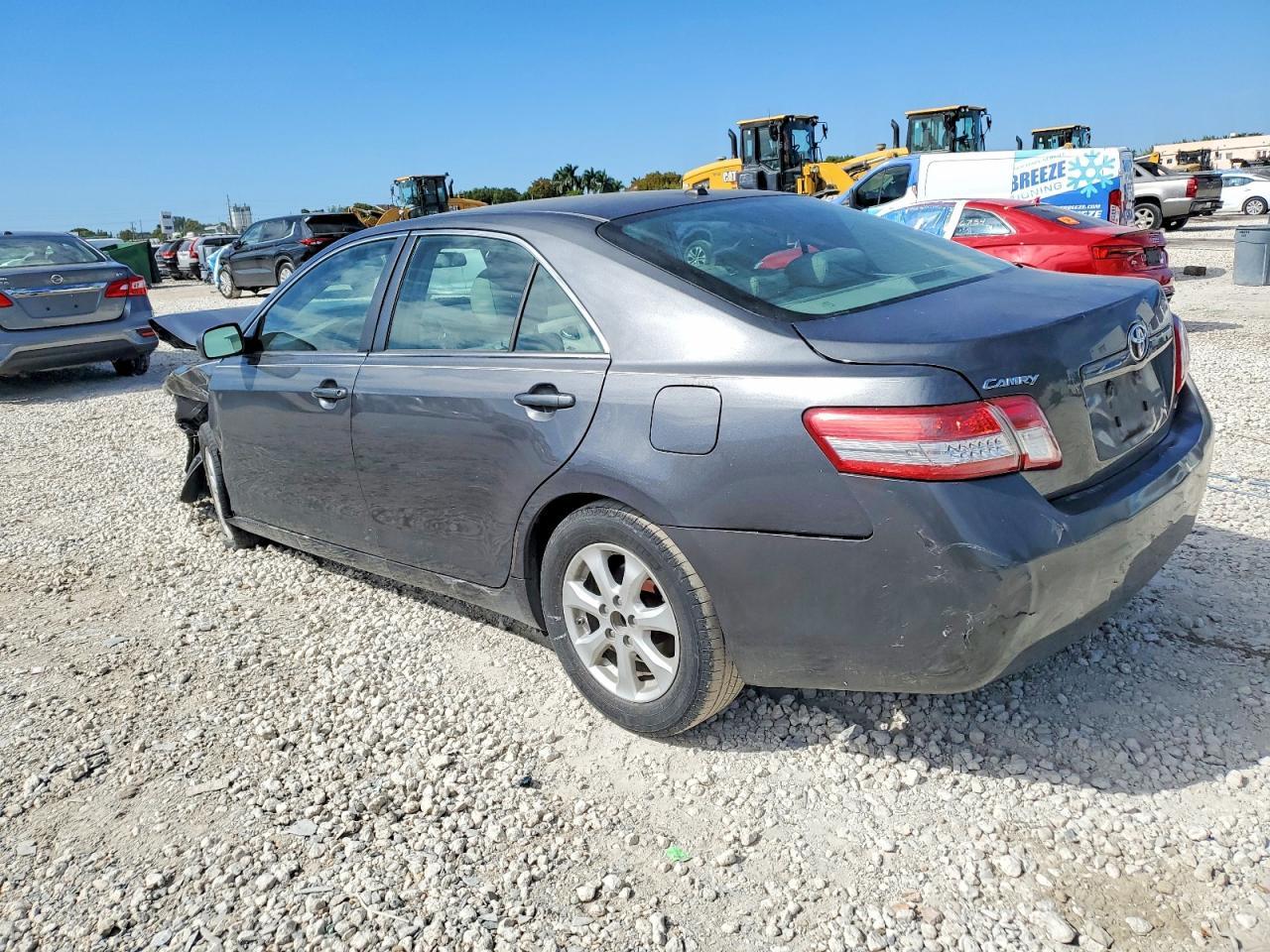 2011 TOYOTA CAMRY