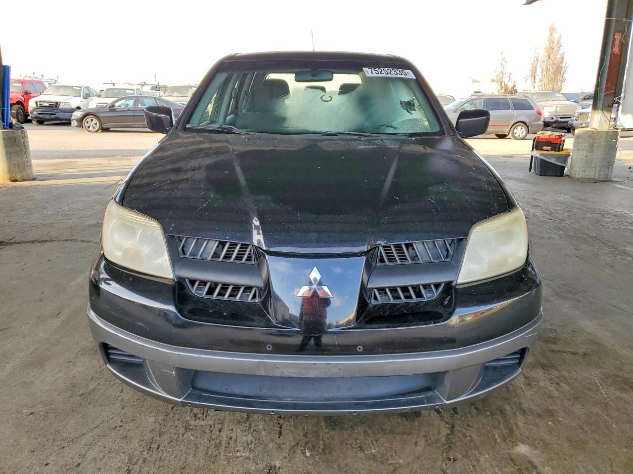 2005 MITSUBISHI outlander