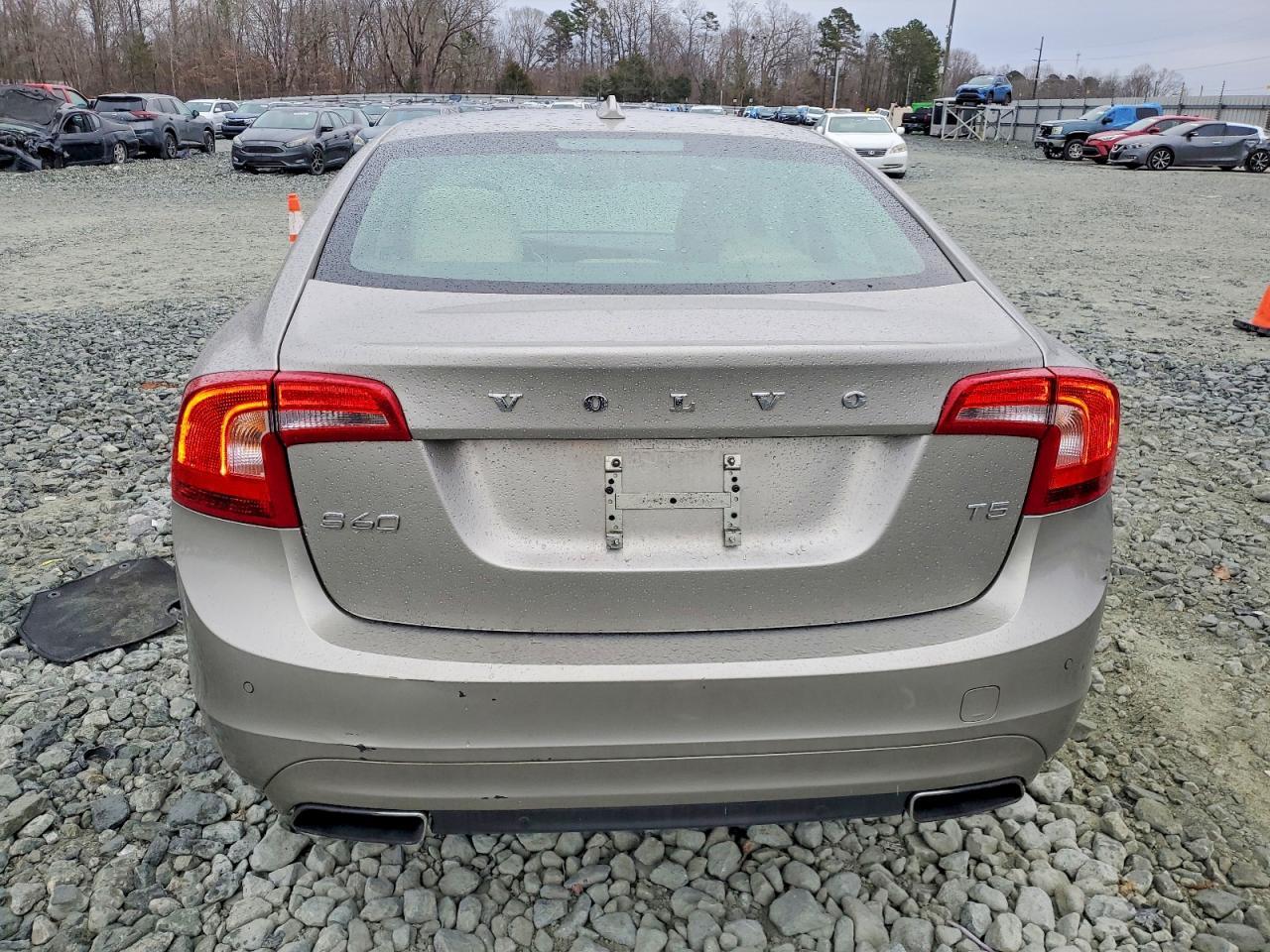 2016 VOLVO S60