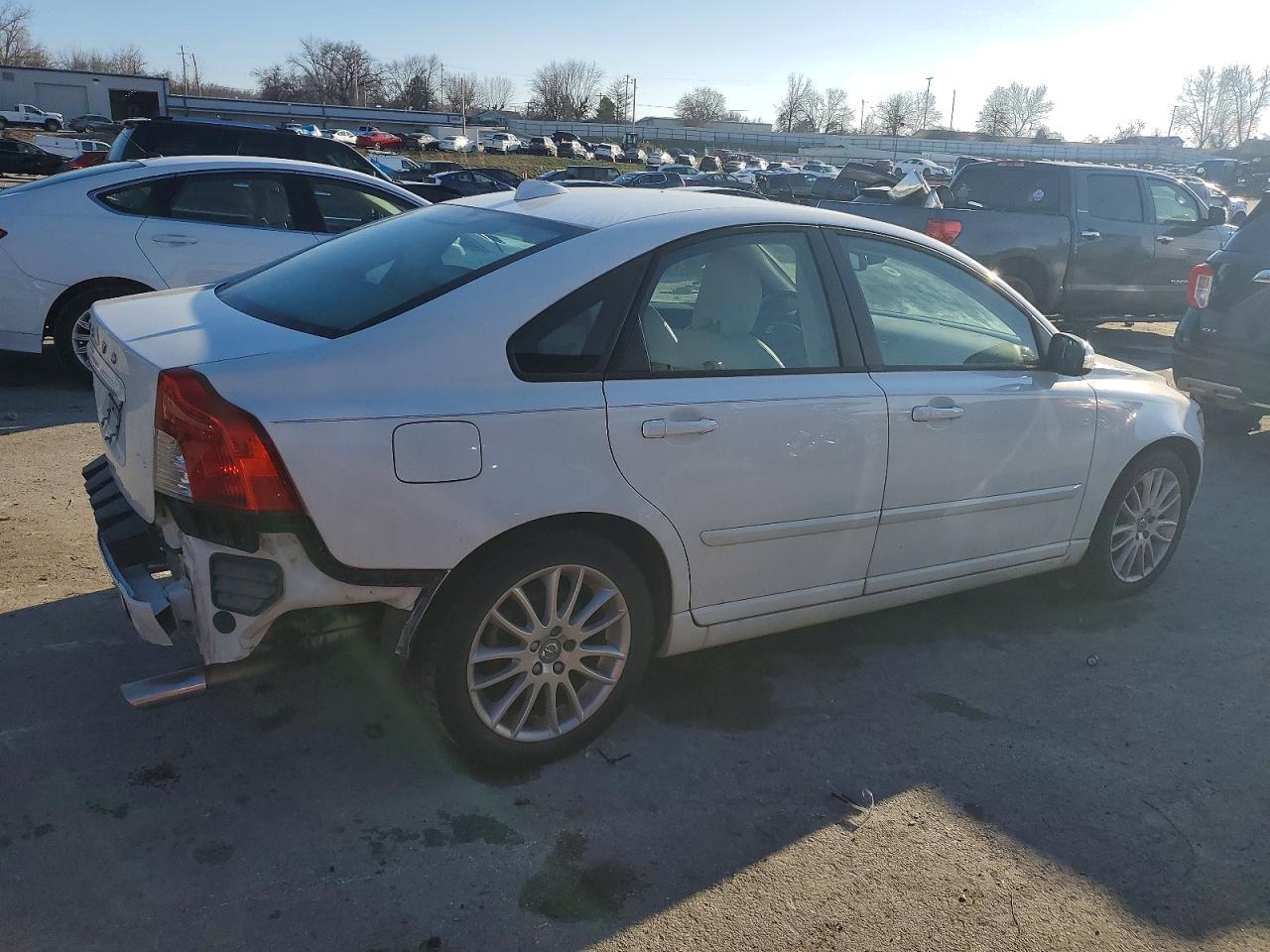 2011 VOLVO S40