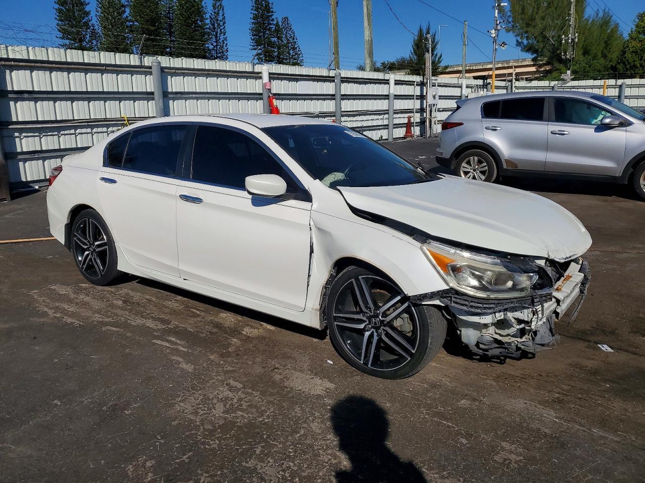 2017 HONDA ACCORD