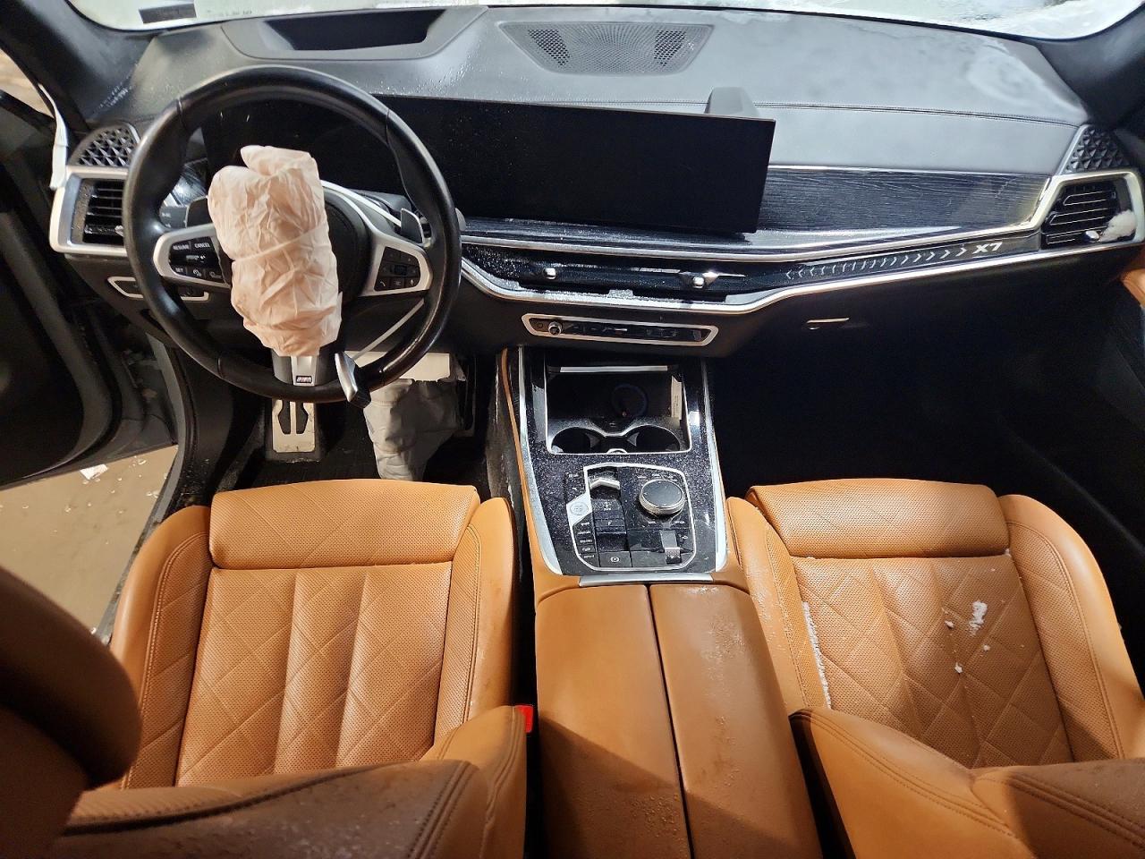 2023 BMW X7