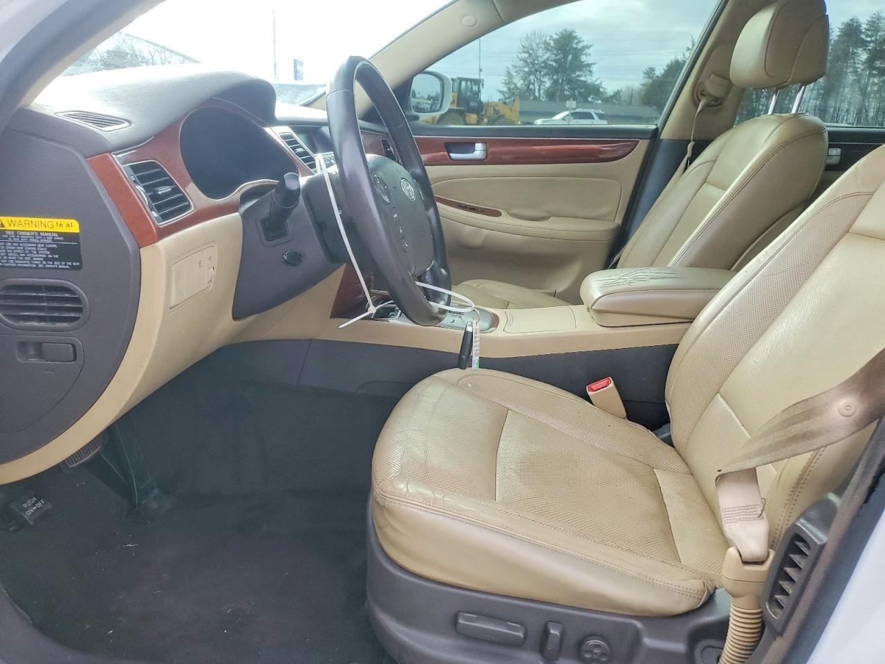2013 HYUNDAI GENESIS