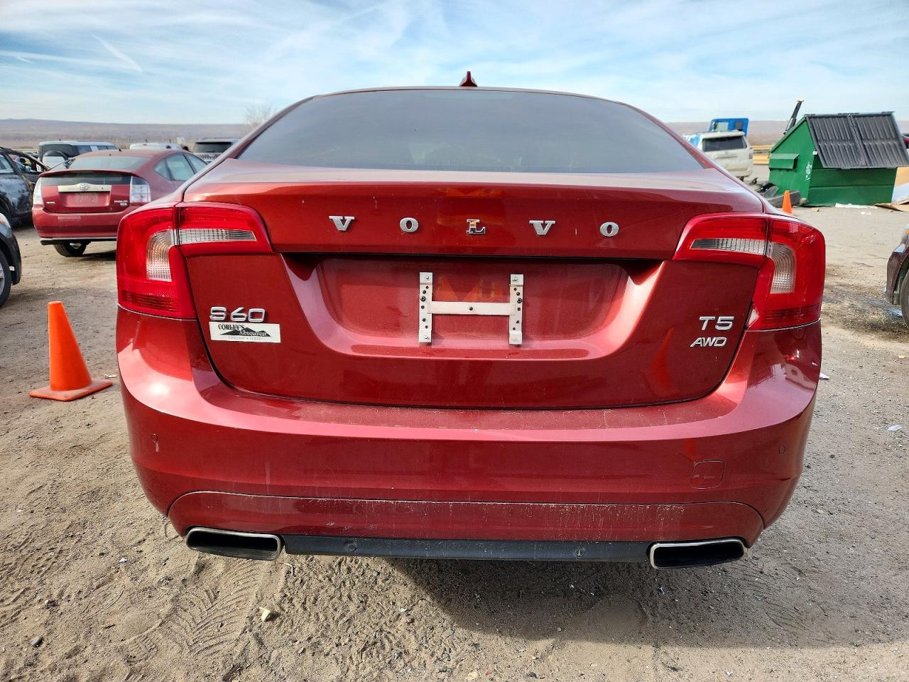 2015 VOLVO S60