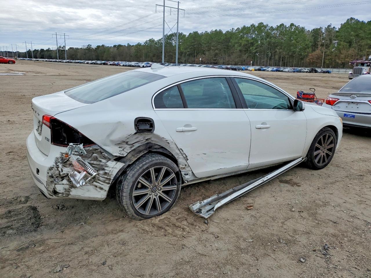 2016 VOLVO S60