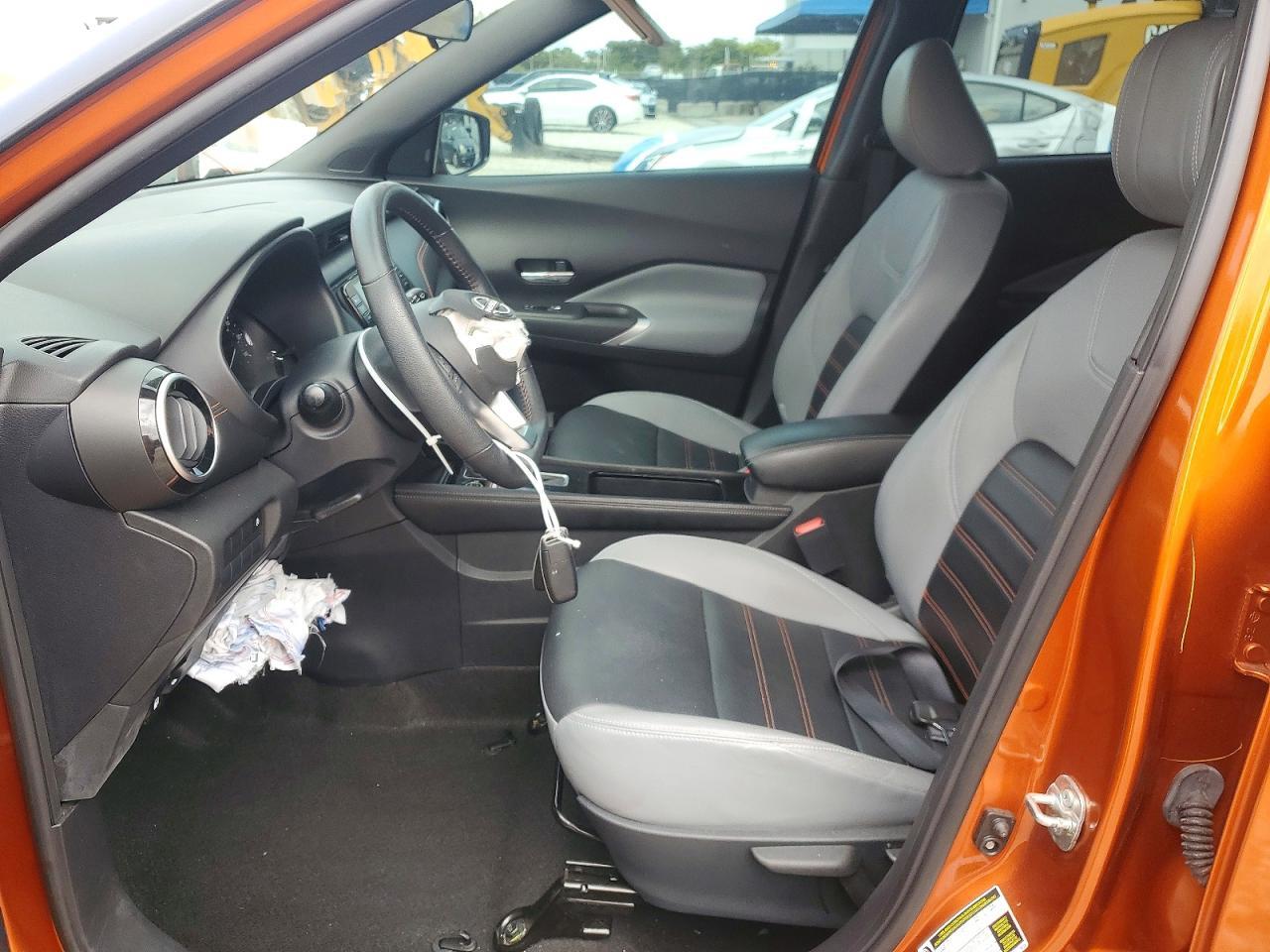 2023 NISSAN KICKS