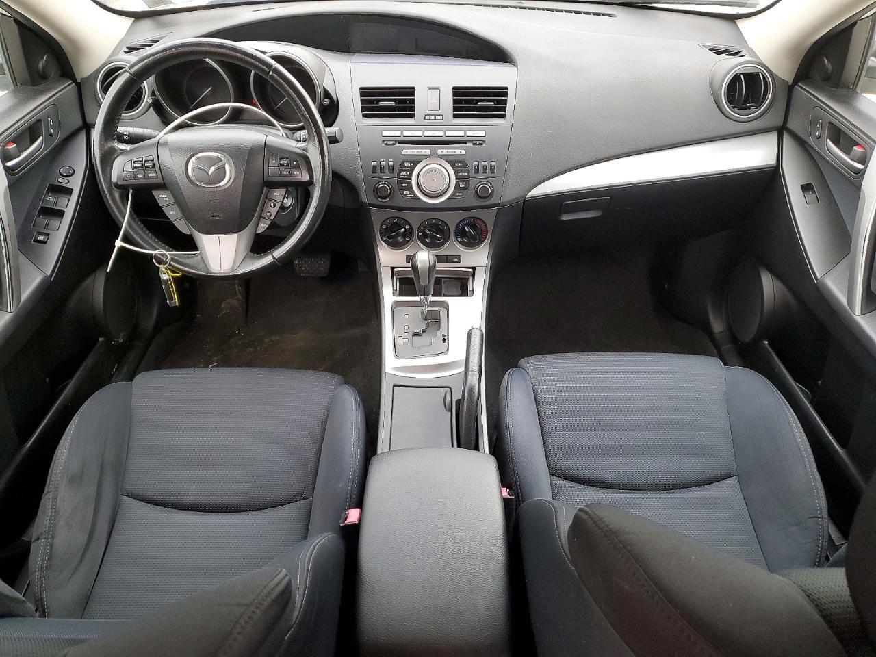 2011 MAZDA 3