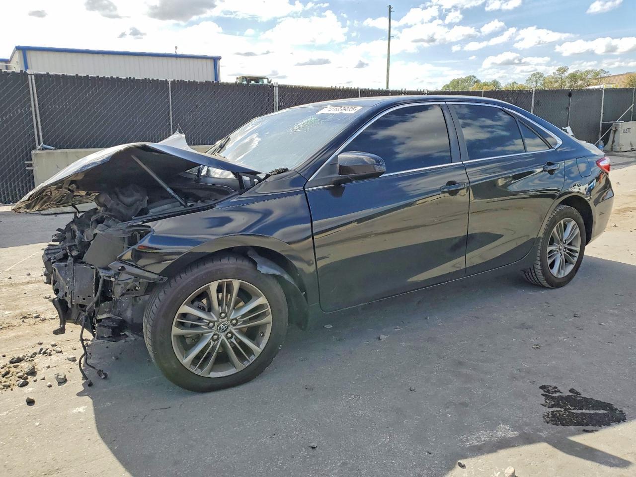2017 TOYOTA CAMRY