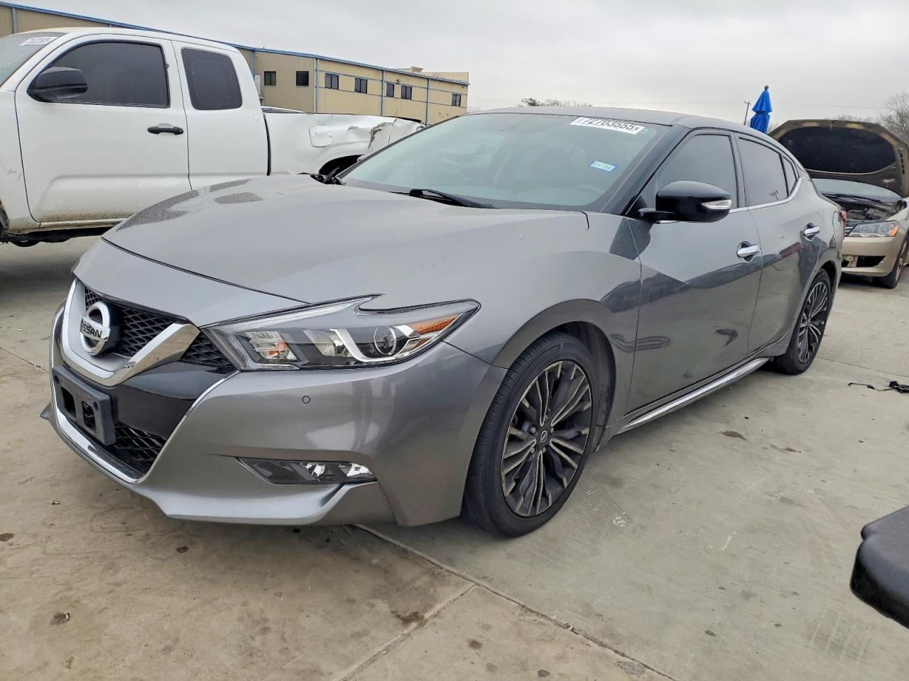 2017 NISSAN Maxima