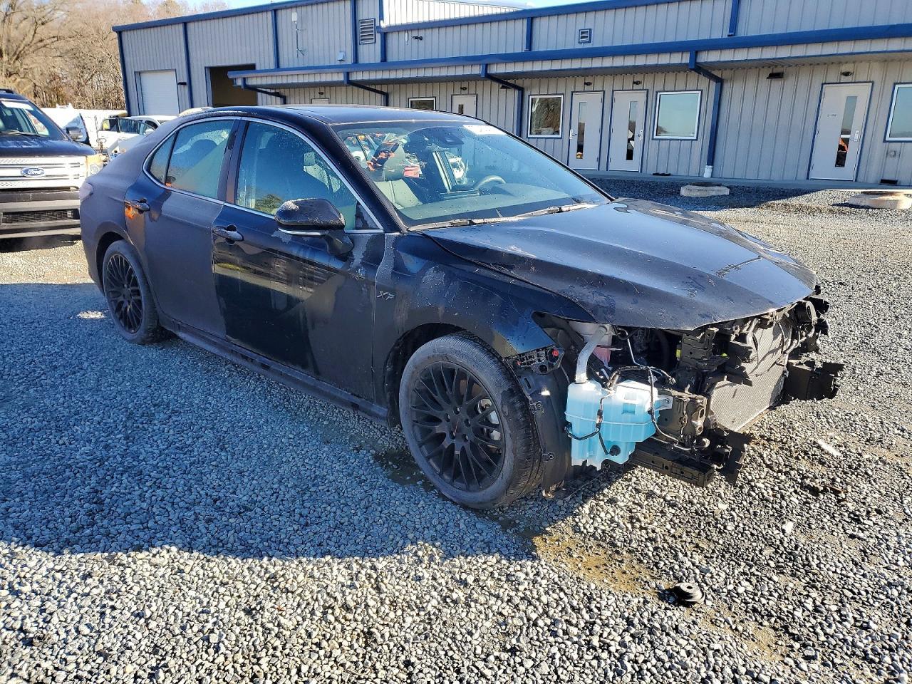 2024 TOYOTA CAMRY
