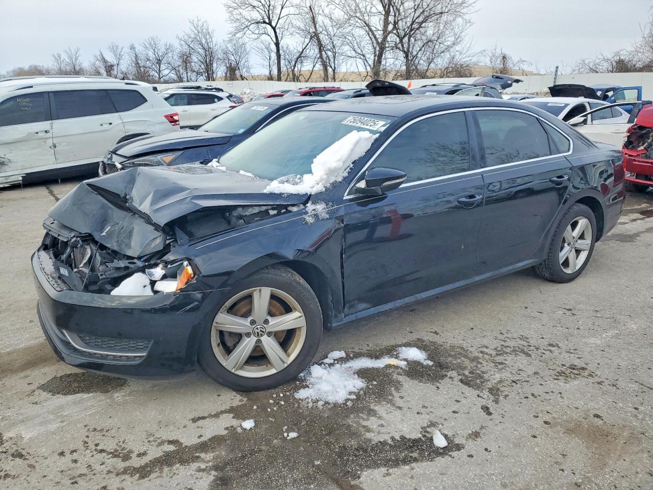 2012 VOLKSWAGEN Passat