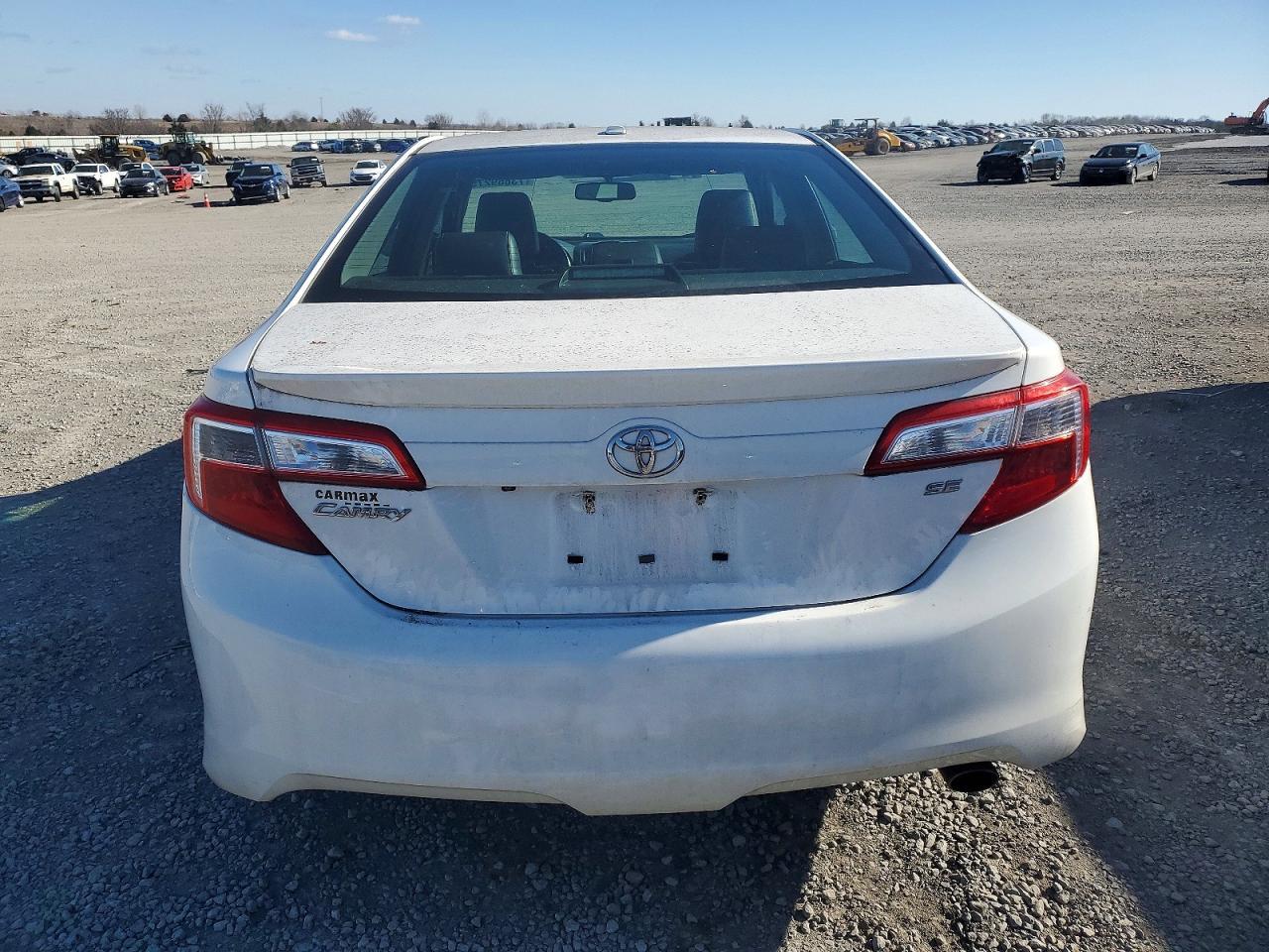 2014 TOYOTA CAMRY