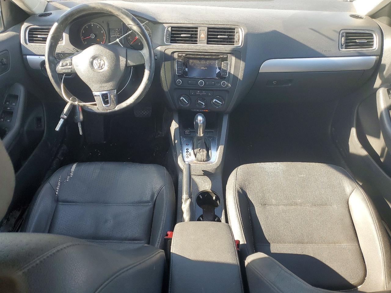 2011 VOLKSWAGEN JETTA