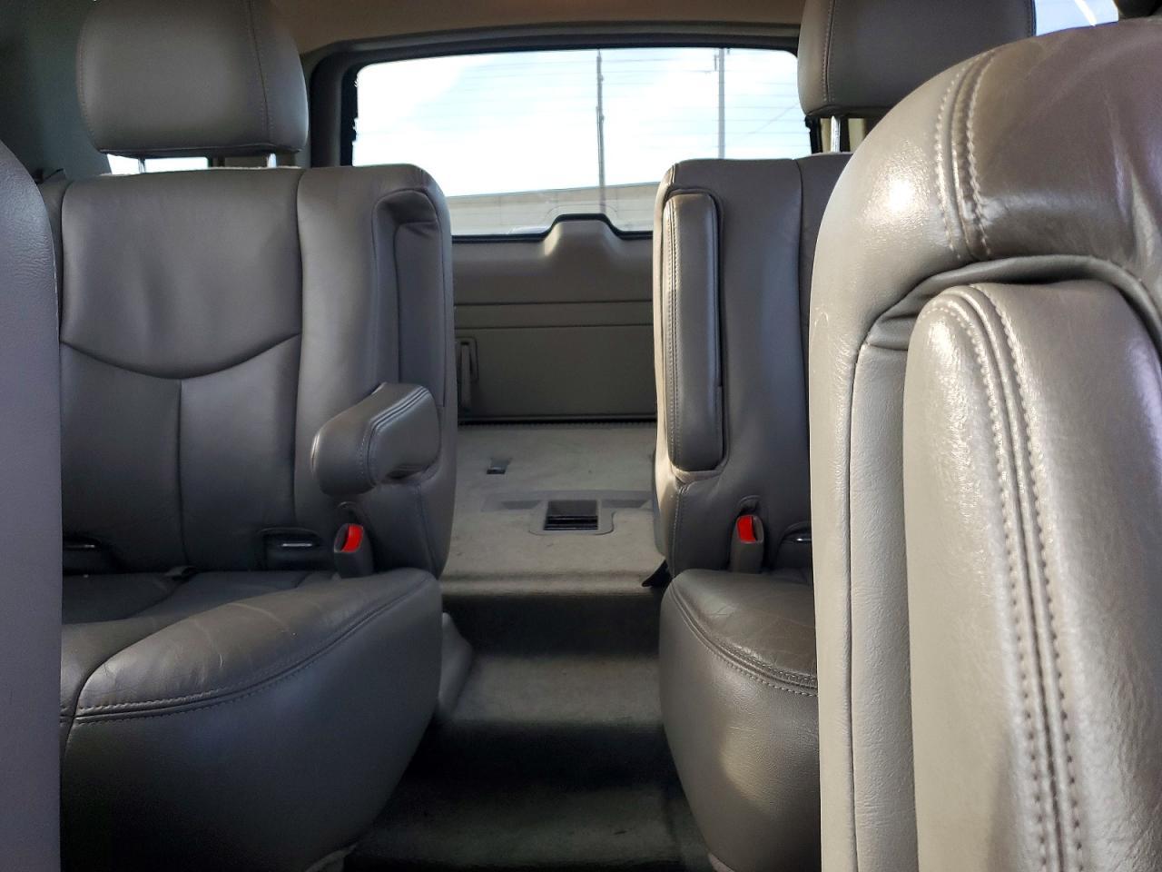 2004 CHEVROLET Tahoe
