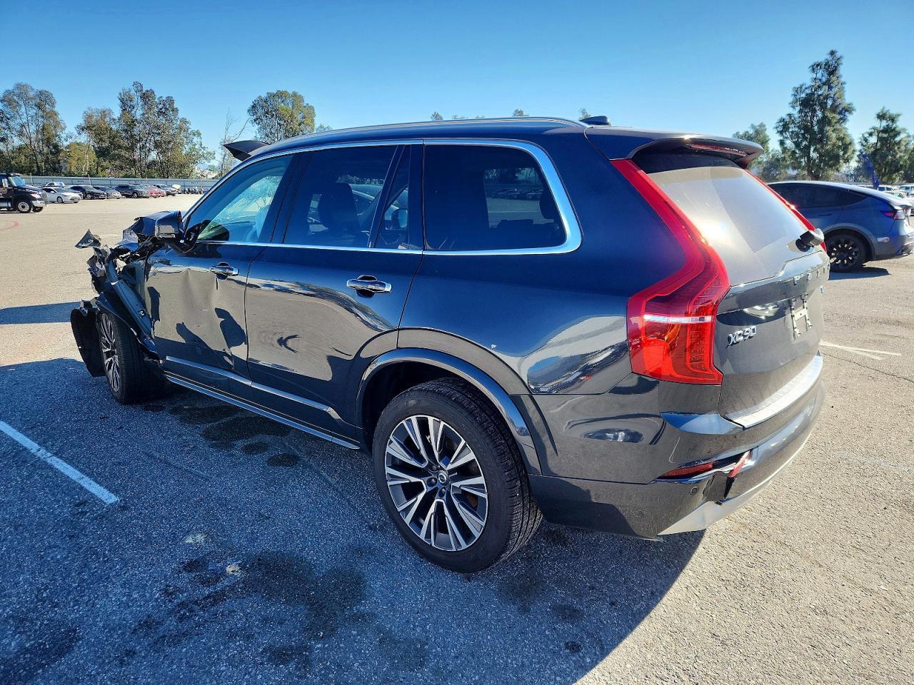 2022 VOLVO XC90