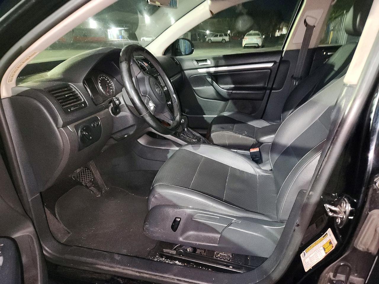 2010 VOLKSWAGEN JETTA