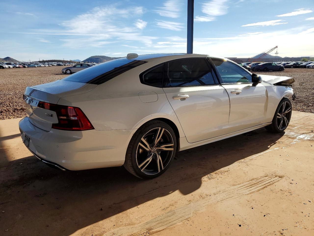 2020 VOLVO S90