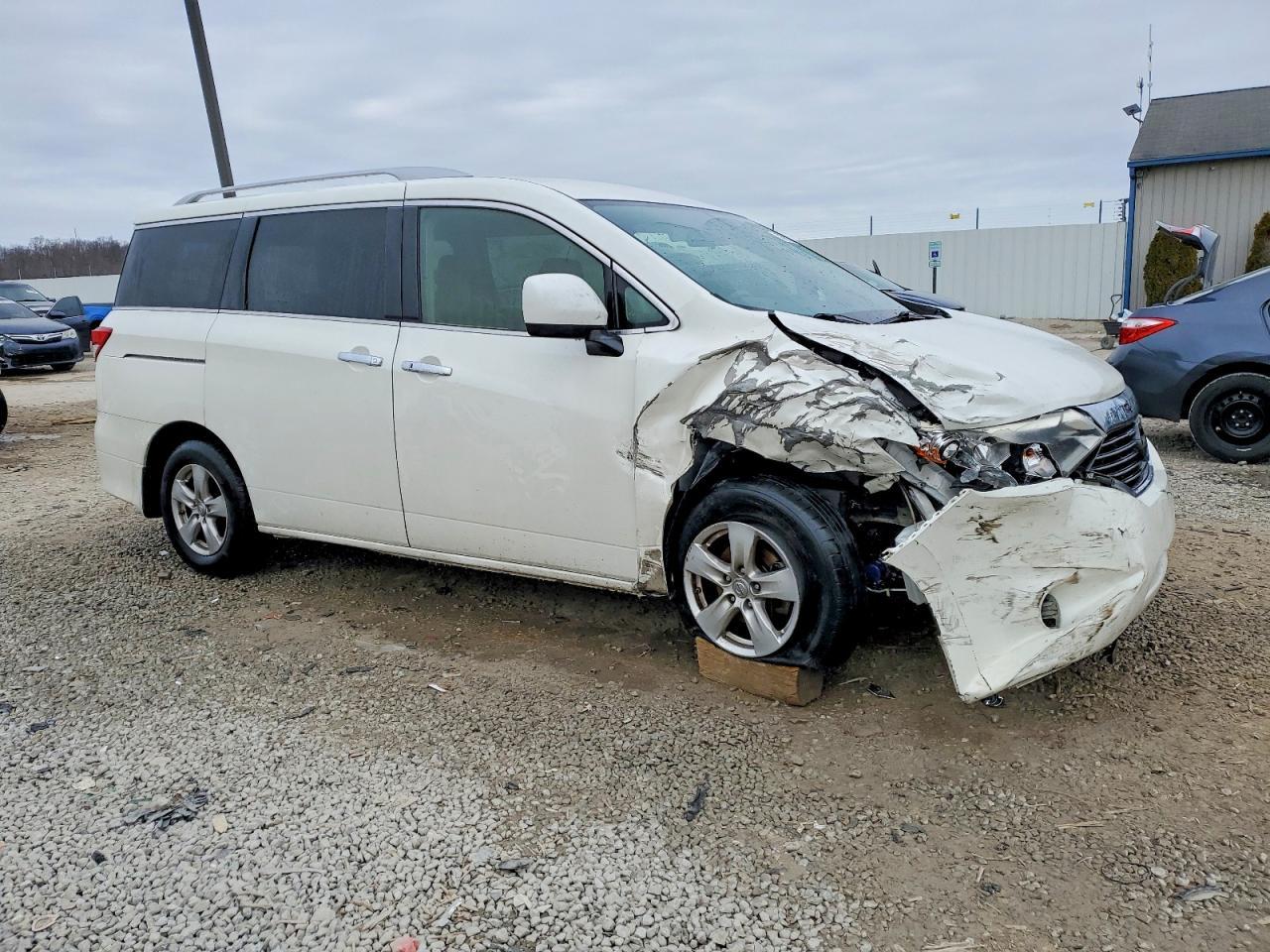 2015 NISSAN Quest