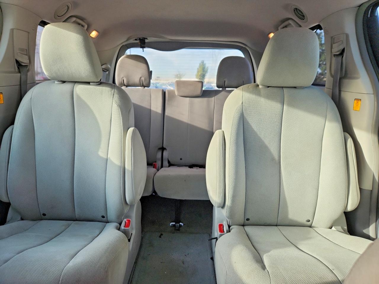 2012 TOYOTA SIENNA