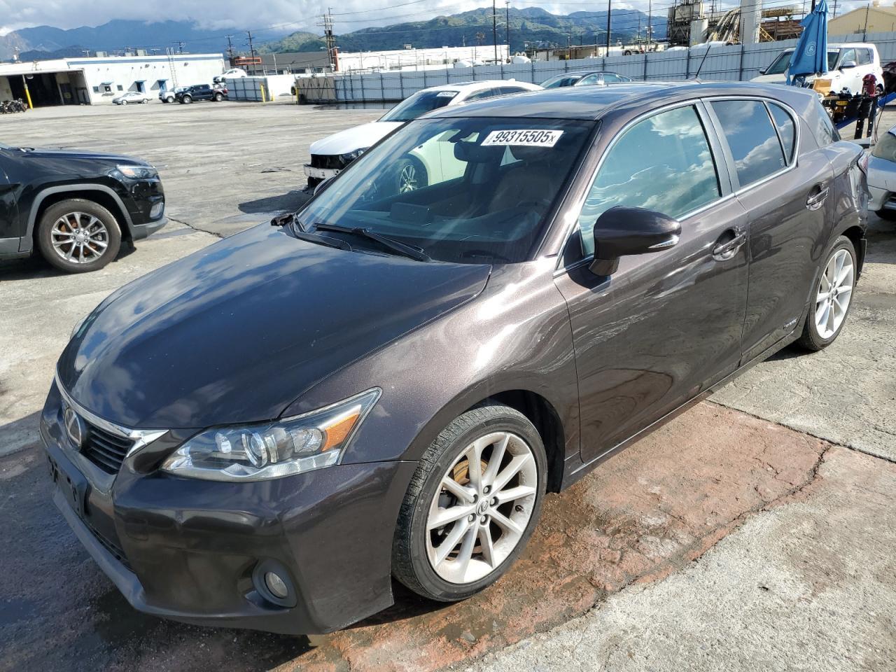 2013 LEXUS CT 200