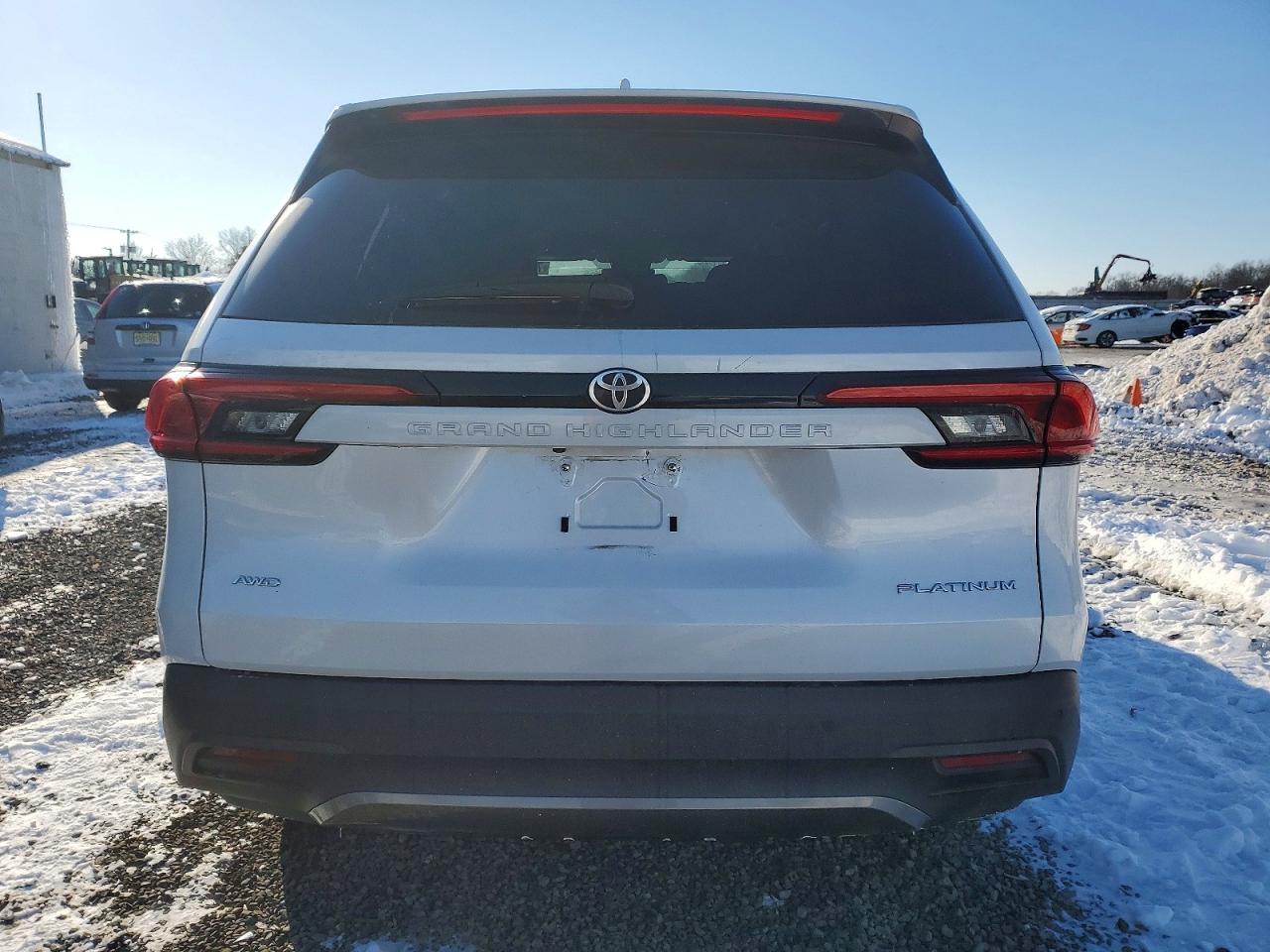 2024 TOYOTA HIGHLANDER