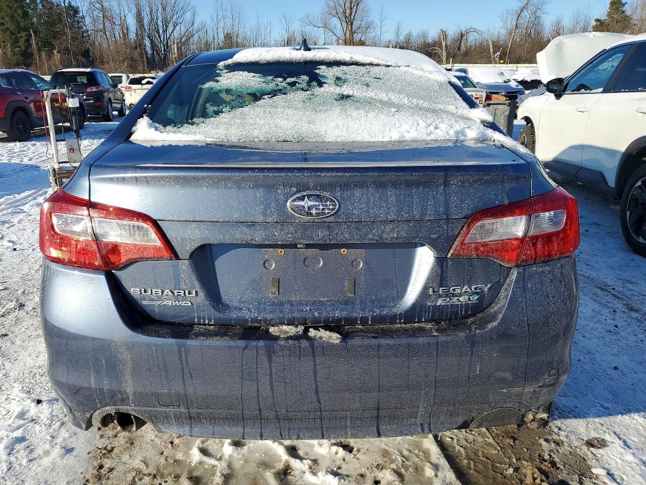 2016 SUBARU Legacy