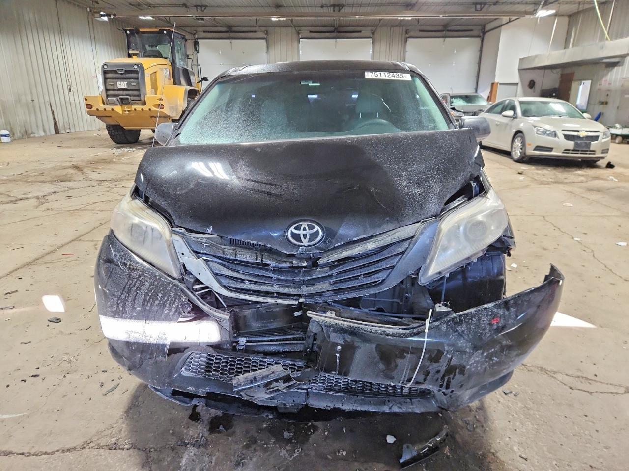 2014 TOYOTA SIENNA