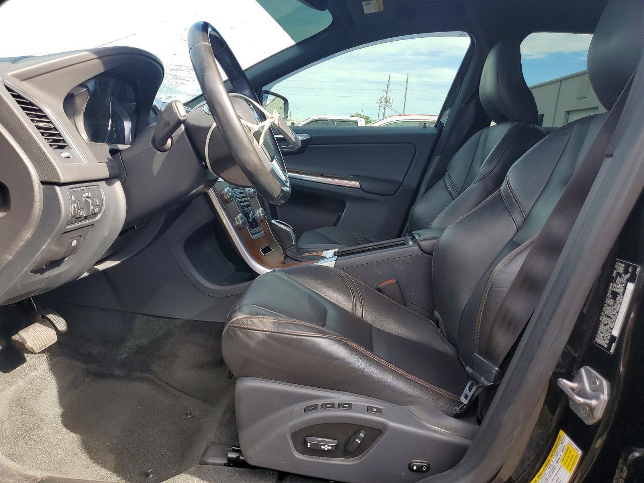 2016 VOLVO XC60