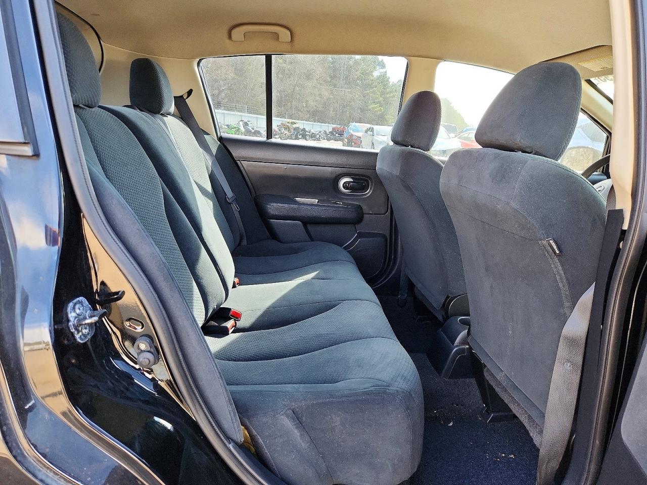 2011 NISSAN VERSA