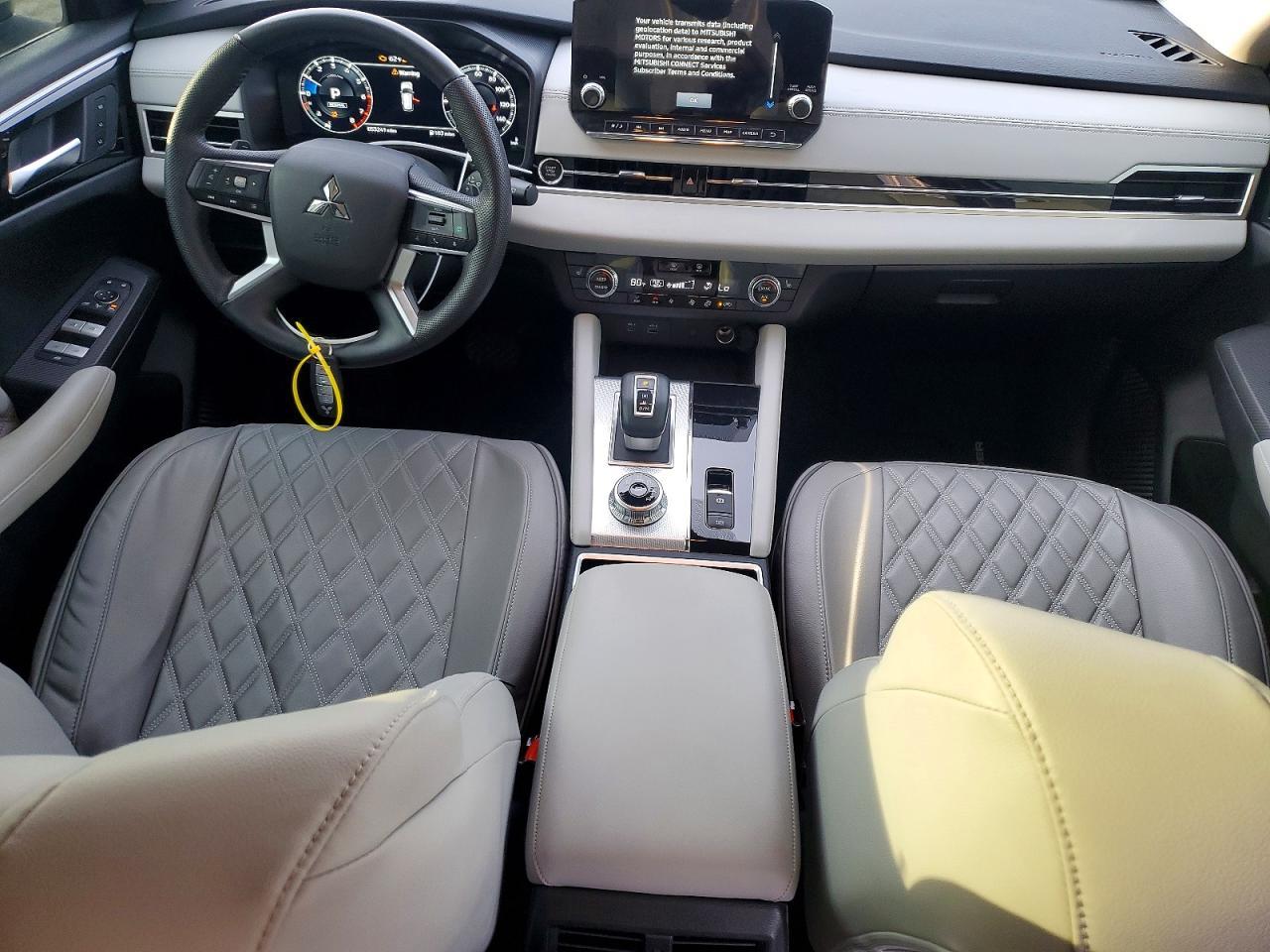 2023 MITSUBISHI outlander