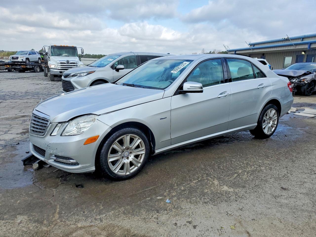 2012 MERCEDES-BENZ E-Class