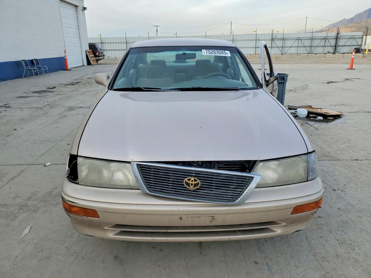 1996 TOYOTA Avalon