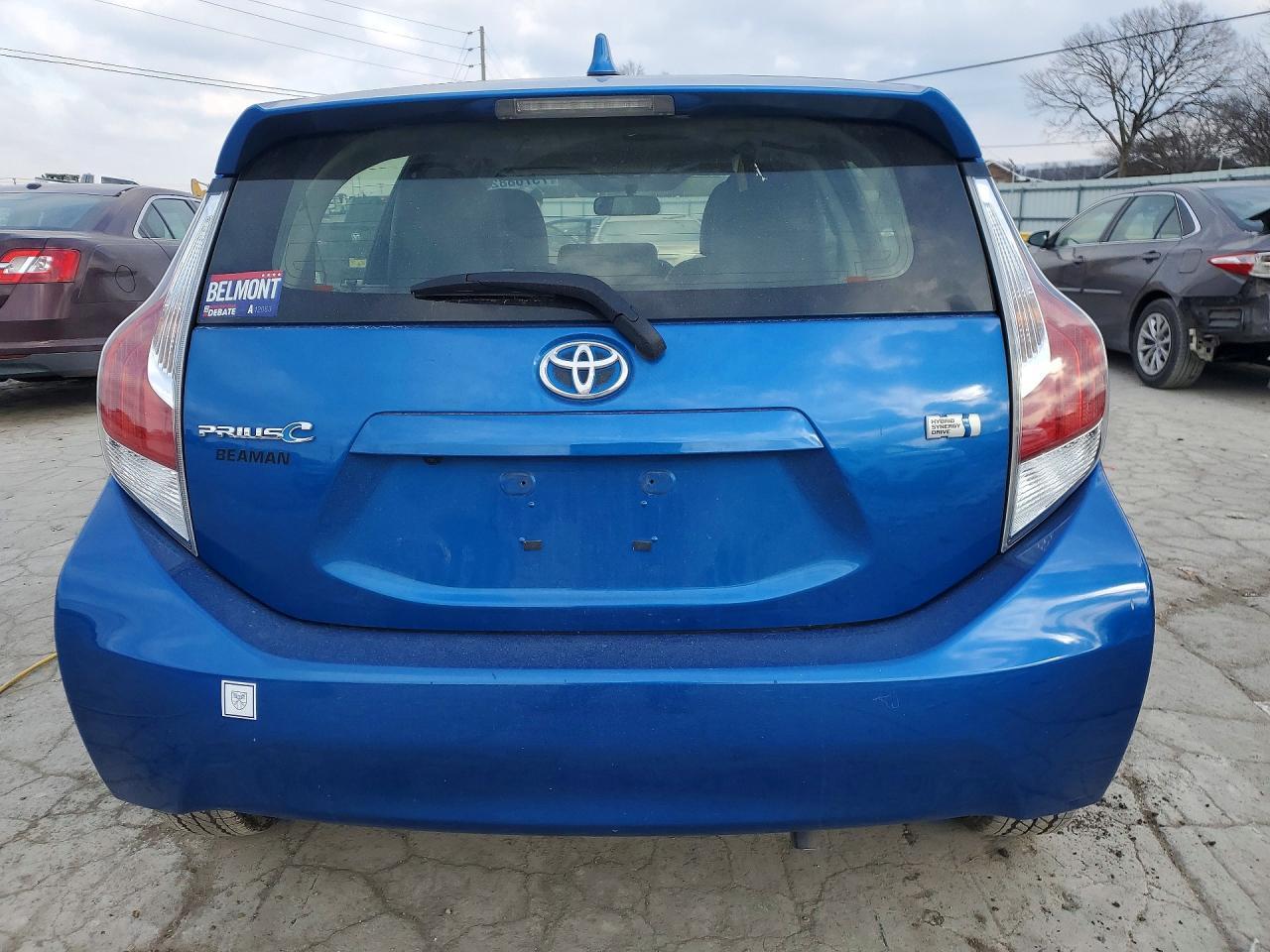 2016 TOYOTA Prius c