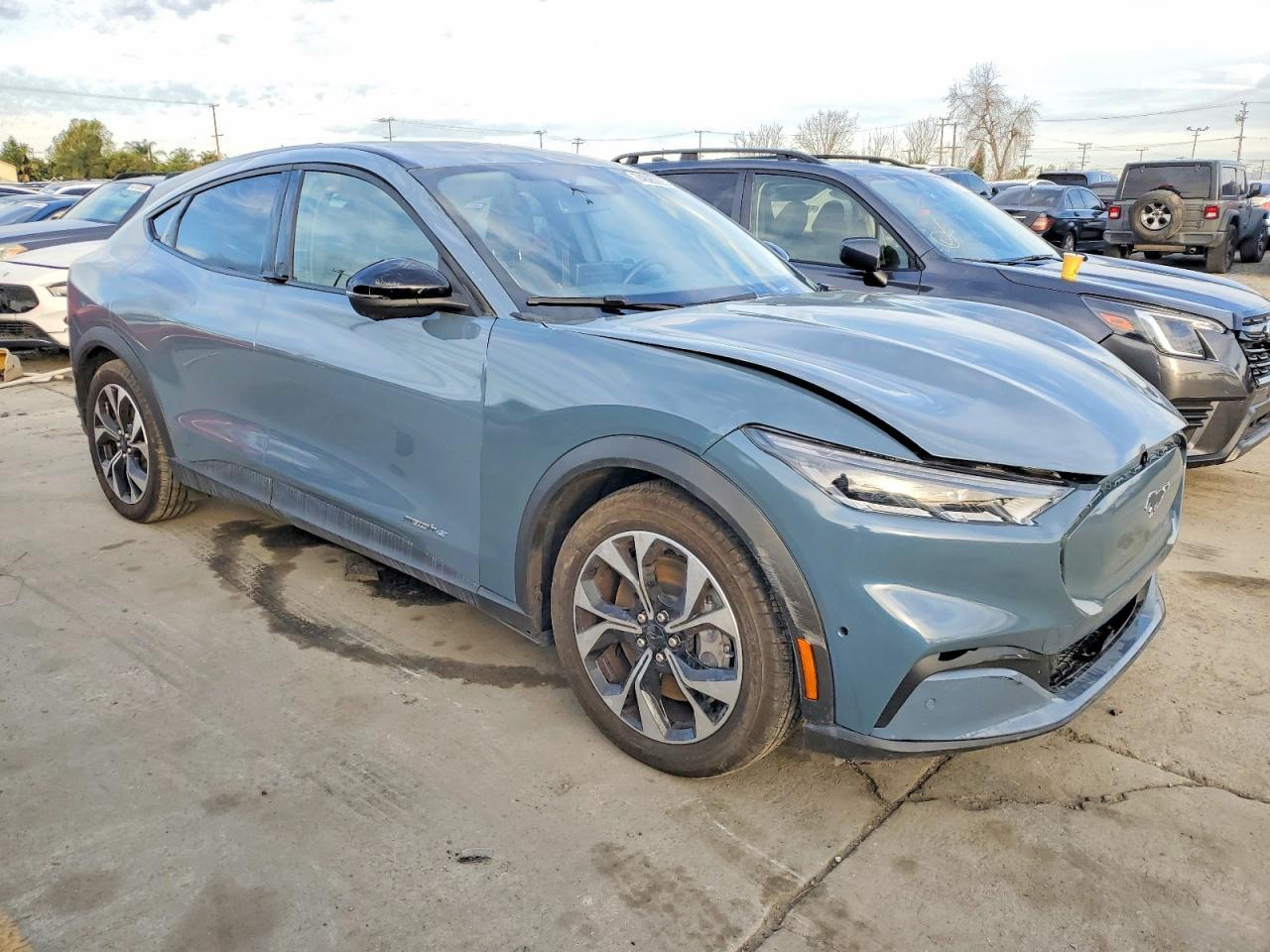 2024 FORD Mustang Mach-E